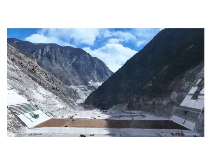 大渡河双江口水电站大坝工程填筑至2352.5米高程