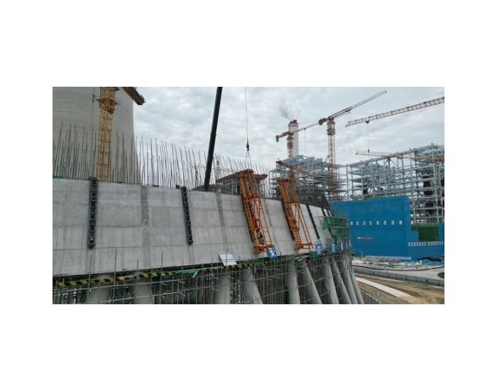 汉川电厂四期扩建项目#7冷却塔电动爬模开始安装