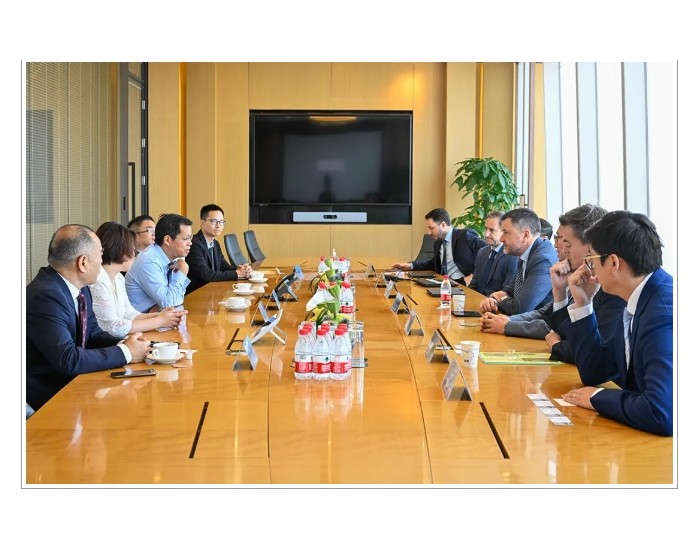 中曼石油与托克集团签署战略合作框架协议