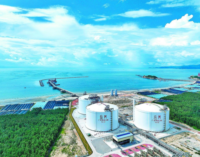 中石化天然气分公司华瀛LNG泊位正式对外开放
