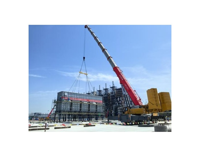 天津南港乙烯ABS项目首台大型设备吊装就位
