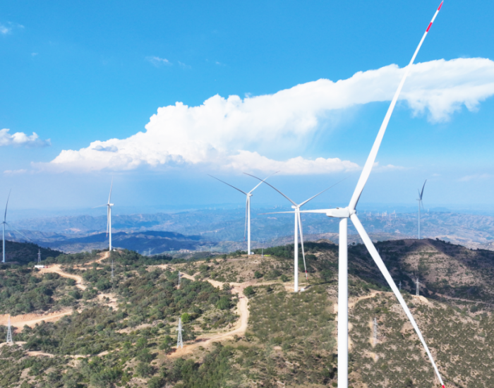 山西建投安装集团太谷阳邑风电场(110MW)风电扩容项目风机吊装作业圆满完成