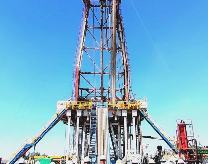 中海油服三部钻机在东巴油田累计进尺破10万米！