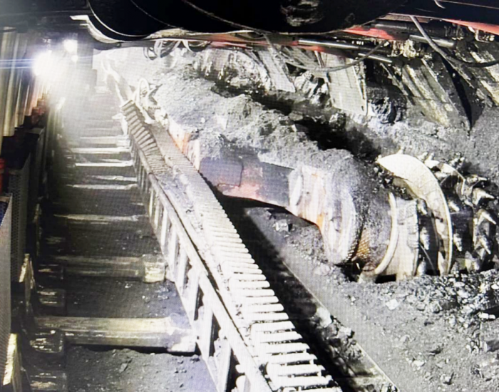 <em>青海能源</em>魚卡公司：1179智能化工作面支架實現(xiàn)自動跟機遠程操作