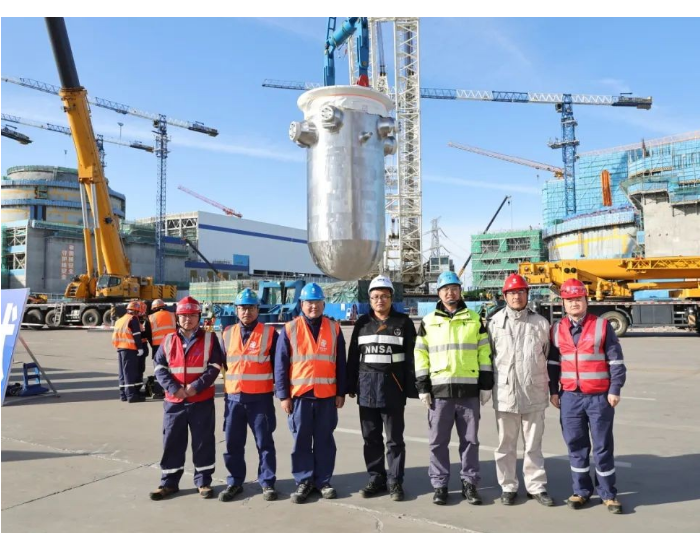 海阳核电4号机组压力容器顺利吊装就位