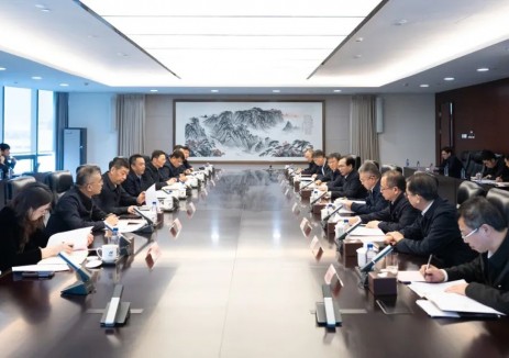 江毅、葉向東與哈電集團董事長<em>曹志安</em>、總經理黃偉舉行會談