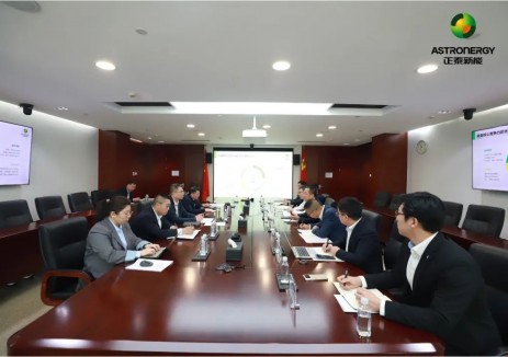正泰新能中国区营销总裁于明一行拜访华电物资