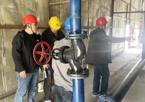 青海省市场监管局检查组对鱼卡公司特种设备进行安全检查