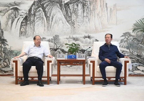 丁焰章与<em>广东能源</em>集团党委书记、董事长张帆会谈