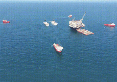 中海油服成功实施全球首次十万吨级浮式生产平台动态浮装限位作业