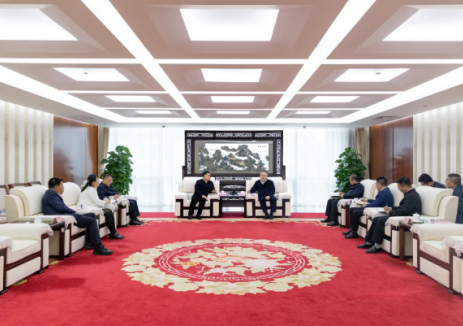 叶向东与内蒙古包头市委副书记、市长孟庆维举行会谈