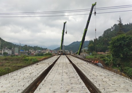 广西来宾抽水蓄能项目对外衔接道路林秀中桥顺利完