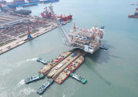 海油工程成功实施全球首次10万吨级浮式