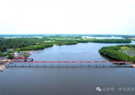 贝宁阿海梅湖疏浚项目码头栈桥工程交付使用