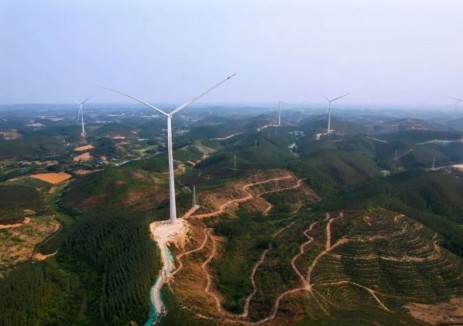 山峦之中崛起 “风电矩阵”！广西灵山风电场项目的科技密码