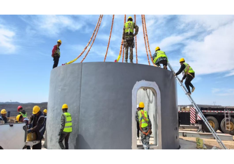 186米甘肃崇信二期100MW自建风电混塔管片项目风电混塔完成拼装