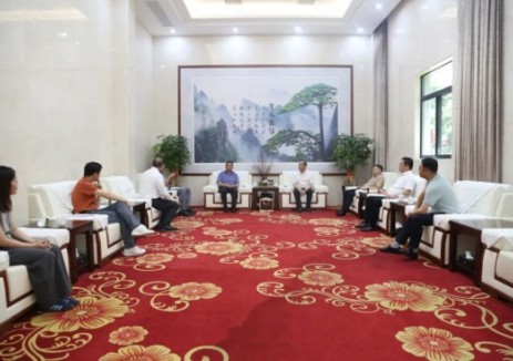 中国城市环境卫生协会会长徐文龙会长一行到访圣元