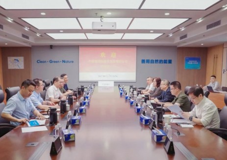 中国能建国际乔旭斌与中广核能源国际党委副书记、总裁张超群会谈