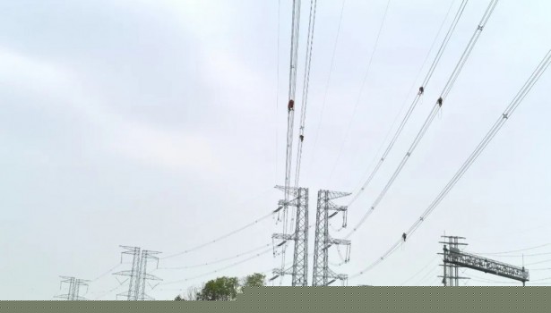 智能化助力，500 千伏泉银一二回线输电工程进入高