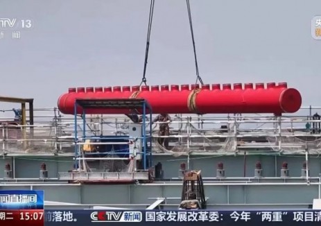 东方锅炉设计、制造供货的国产G115集箱成功吊装！