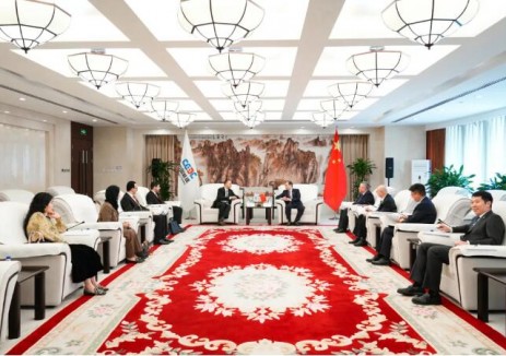 乔旭斌会见阿曼水电采购公司董事长Ahmed Al Subhi