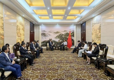 上海电气集团领导拜访中国驻越南大使馆