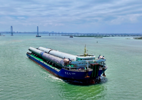 石化起运公司茂名石化升级<em>改造</em>项目首船大型设备成功卸船