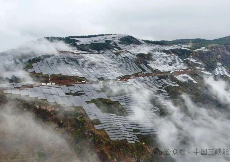 云南永胜县芮官山等光伏项目实现全容量并网发电