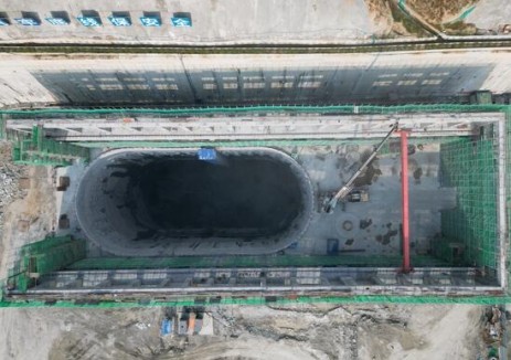 湖北大悟抽水蓄能电站项目半地下厂房竖井顺利贯通