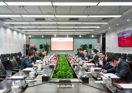 乔旭斌会见南非标准银行全球能源与基建行业负责人Dele Kuti