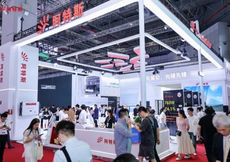 阿特斯携新一代N型高功率182 Pro组件闪耀SNEC 202