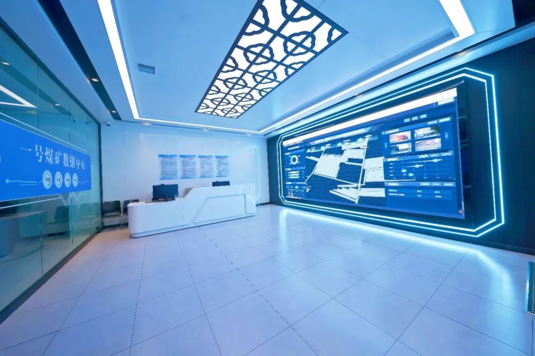 图三 该矿加强智能管控，常态化应用AI+NOSA智能风险管控系统、智能风险综合一体化防控平台，.jpg