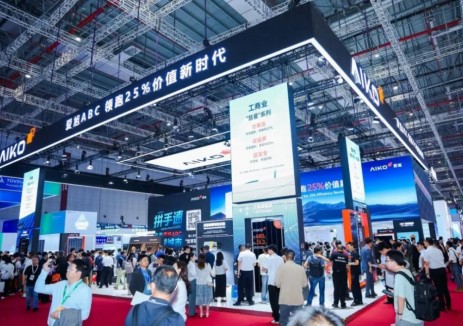 ABC焕新亮相SNEC展，爱旭领跑“25%”价值新时代