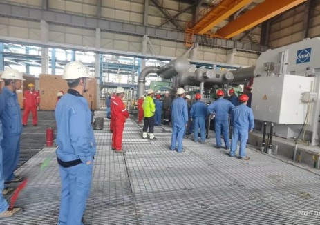 六建建设集团有限公司釜式EVA项目部10万吨HEV装置一次压缩机单机试车工作开始