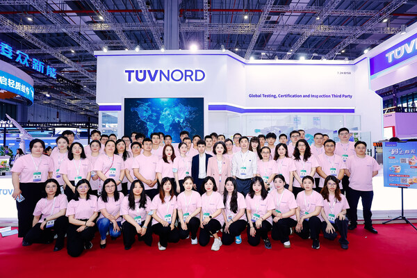TUV NORD团队参展代表