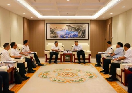 李远飞与中国能建安徽电建二公司党委副书记、总经理胡小红座谈交流