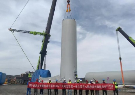 国投奇台项目首节塔筒吊装圆满完成