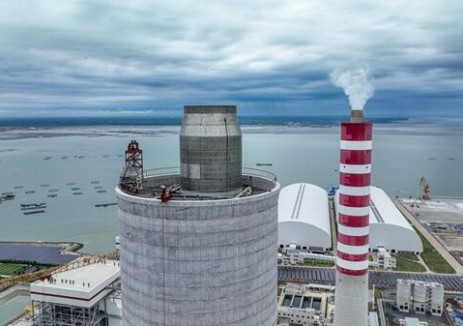 广西北海电厂二期项目烟囱3号钢内筒提升到顶