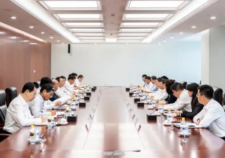 推动能源绿色低碳发展！邹磊会见华北电力大学党委