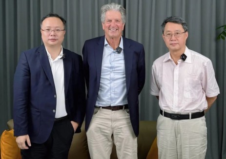 “太阳能之父”马丁格林到访华晟，深化异质结技术