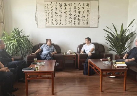 泰山地勘谢兴友赴青海省柴达木综合地质矿产勘查院座谈交流
