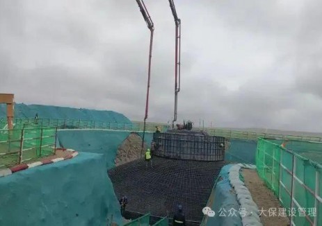 京能锡林郭勒盟特高压外送新能源三期40万千瓦项目风机基础混凝土浇筑圆满完成