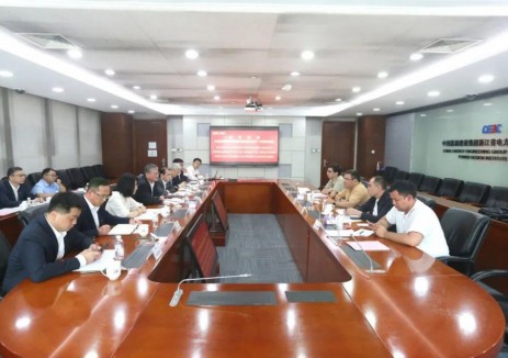中国能建国际乔旭斌与乌兹别克斯坦能源部部长茹拉