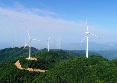 华润围场朝阳200兆瓦风电Ⅱ标段项目风机全部吊装完成