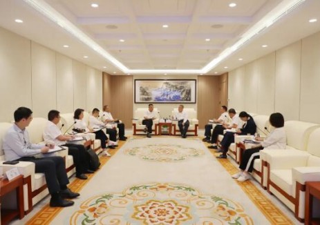 李远飞与中电工程广西院总经理、党委副书记蒙东俊座谈交流