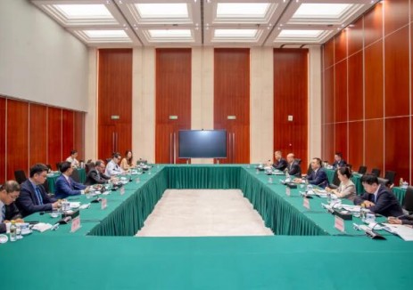 邹磊会见卢森堡驻华大使卢睿朗一行，强化新能源开发等领域合作