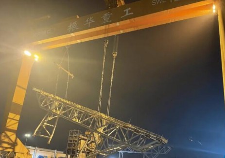 马士基风机叶片支架项目完成5000吨重载试验和称重试验