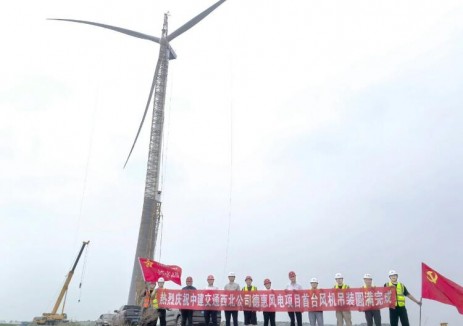 中建交通西北公司吉林华电德惠市29.6MW风电项目首台风机吊装圆满完成
