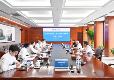 倪真与国家最高科学技术奖获得者钱七虎教授会谈