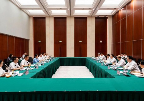 邹磊会见重庆市委常委、万州区委书记卢红